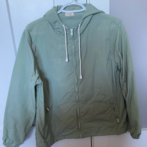 **SOLD** Brandy Melville Windbreaker - Picture 1 of 3